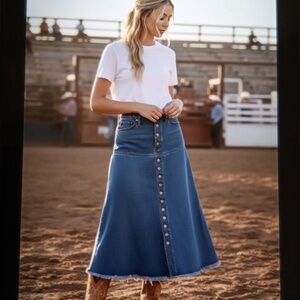 Silvertab Vintage Denium Womens Maxi Raw Hem Skirt Rodeo Festival Sz 29